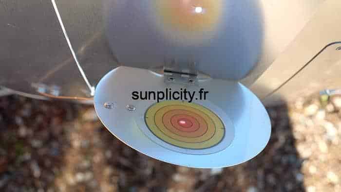 Zoom ur le viseur horloge du barbecue solaire SUNplicity