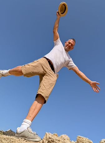 Toujours dynamique, Alain Bivas, inventeur passionné du barbecue solaire Sunplicity semble prêt à effectuer le grand saut. La cuisson solaire, un pas de géant pour une cuisine écologique.